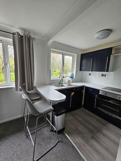 Entire Spacious Modern One Bedroom House Swindon Exterior photo
