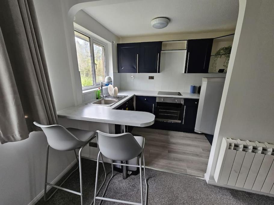 Entire Spacious Modern One Bedroom House Swindon Exterior photo